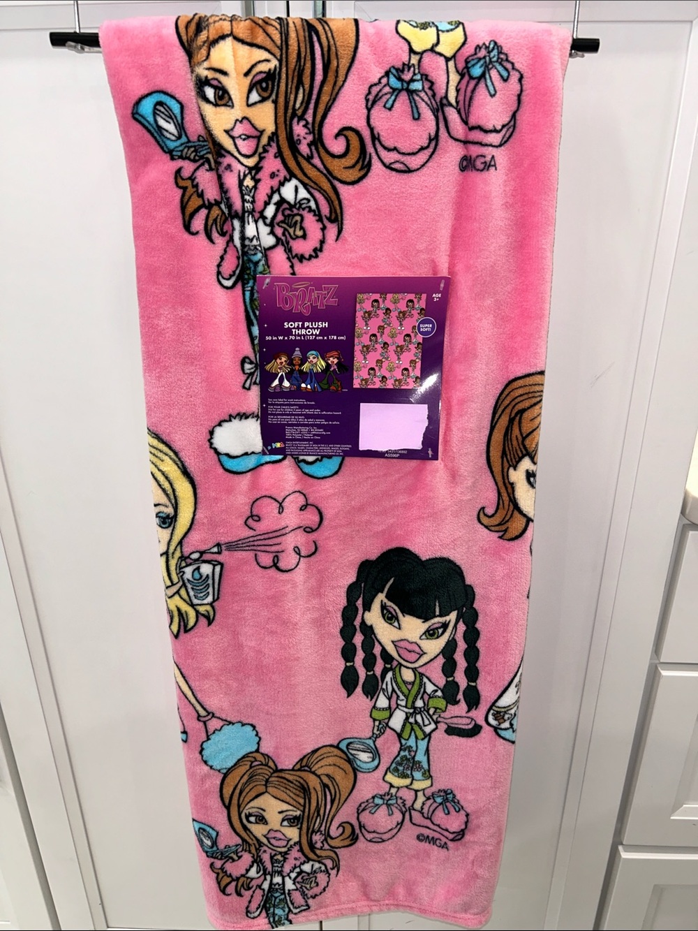 Bratz PJ Party Soft Plush Throw Blanket